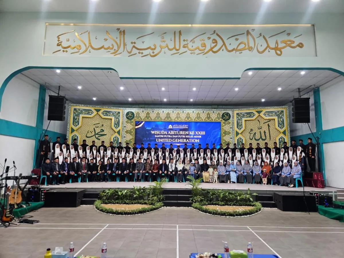 Wisuda Abituren XXIII Al-Mashduqiah, Transformasi Sistem Muadalah Antar Santri Raih Kampus Nasional hingga Al-Azhar Mesir