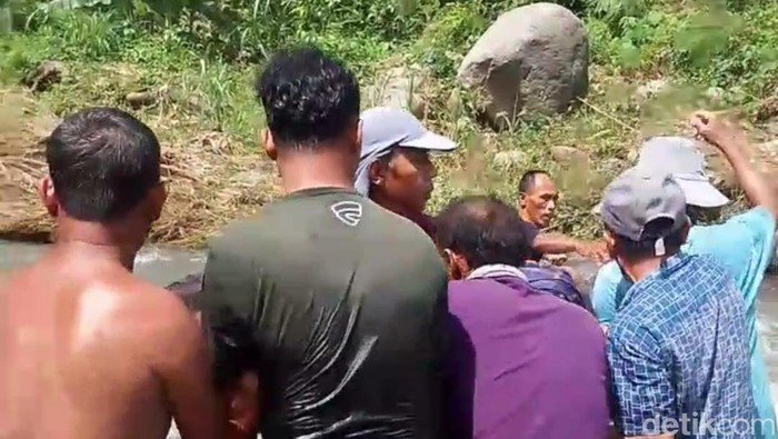 Pelajar SMP di Probolinggo Meninggal Terseret Arus Sungai Saat Bermain Air