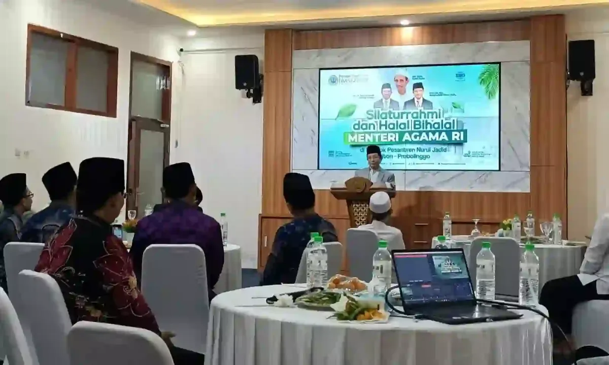Kunjungi Pondok Pesantren Nurul Jadid, Menteri Agama Ajak Bangkitkan Kembali Semangat ‘Baitul Hikmah’