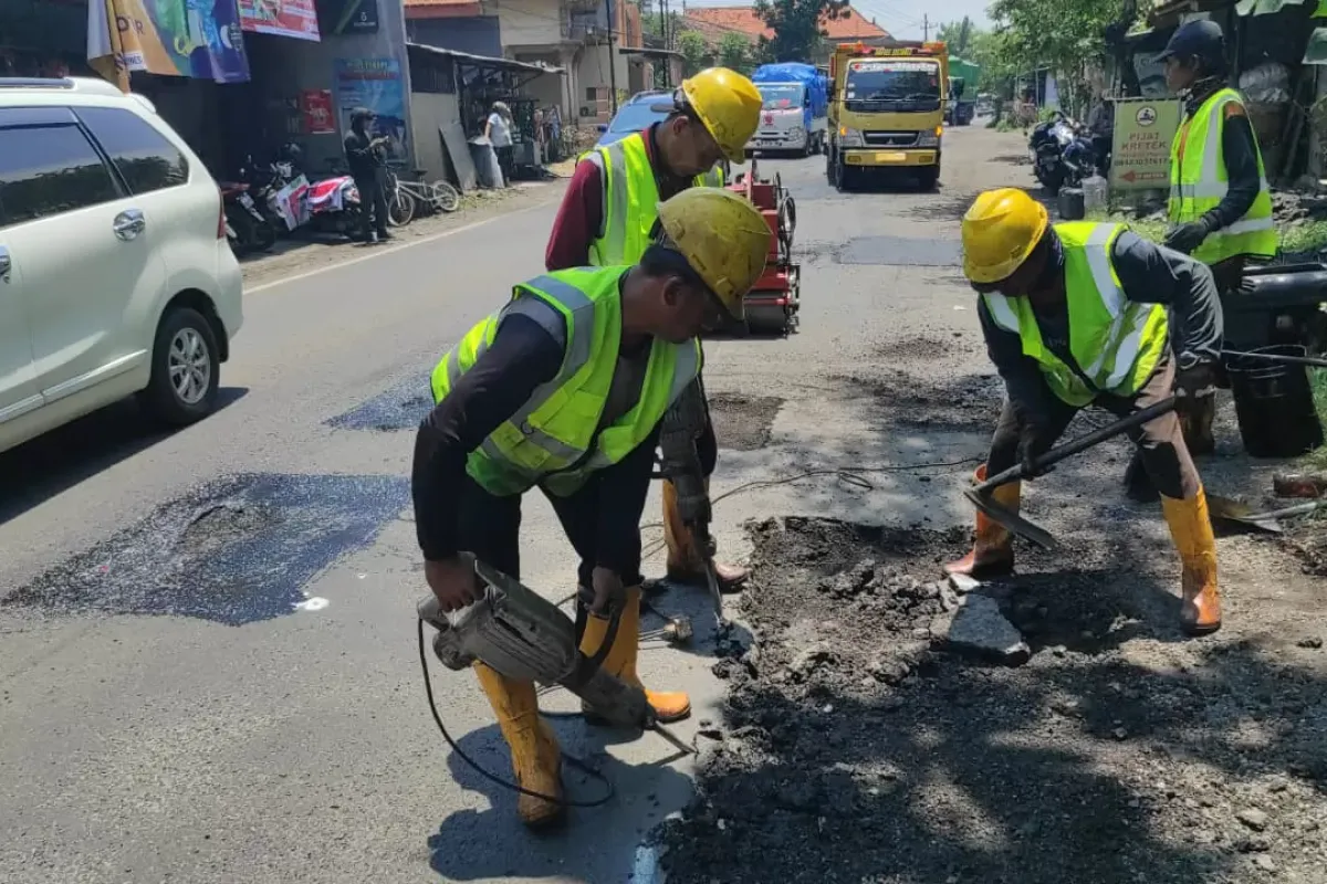 Sambut Arus Mudik Lebaran 2026, Perbaikan Jalan Nasional di Kota Probolinggo Dikebut