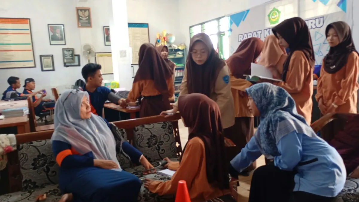 Jelang Magang, Siswa SMK Kesehatan Sunan Kalijaga Gelar Pemeriksaan Kesehatan Gratis
